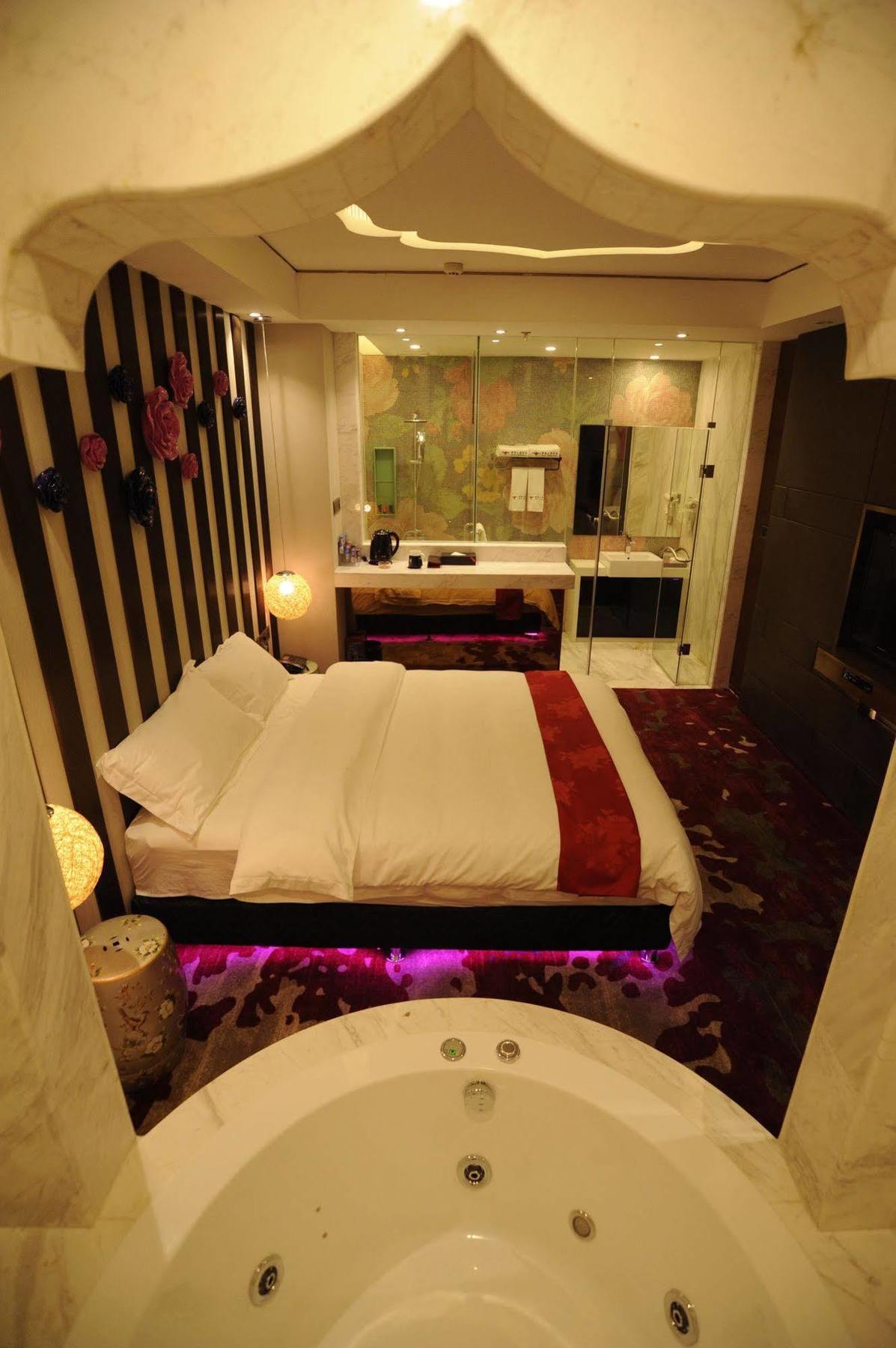 Secret Garden Hotel Guangzhou Bagian luar foto